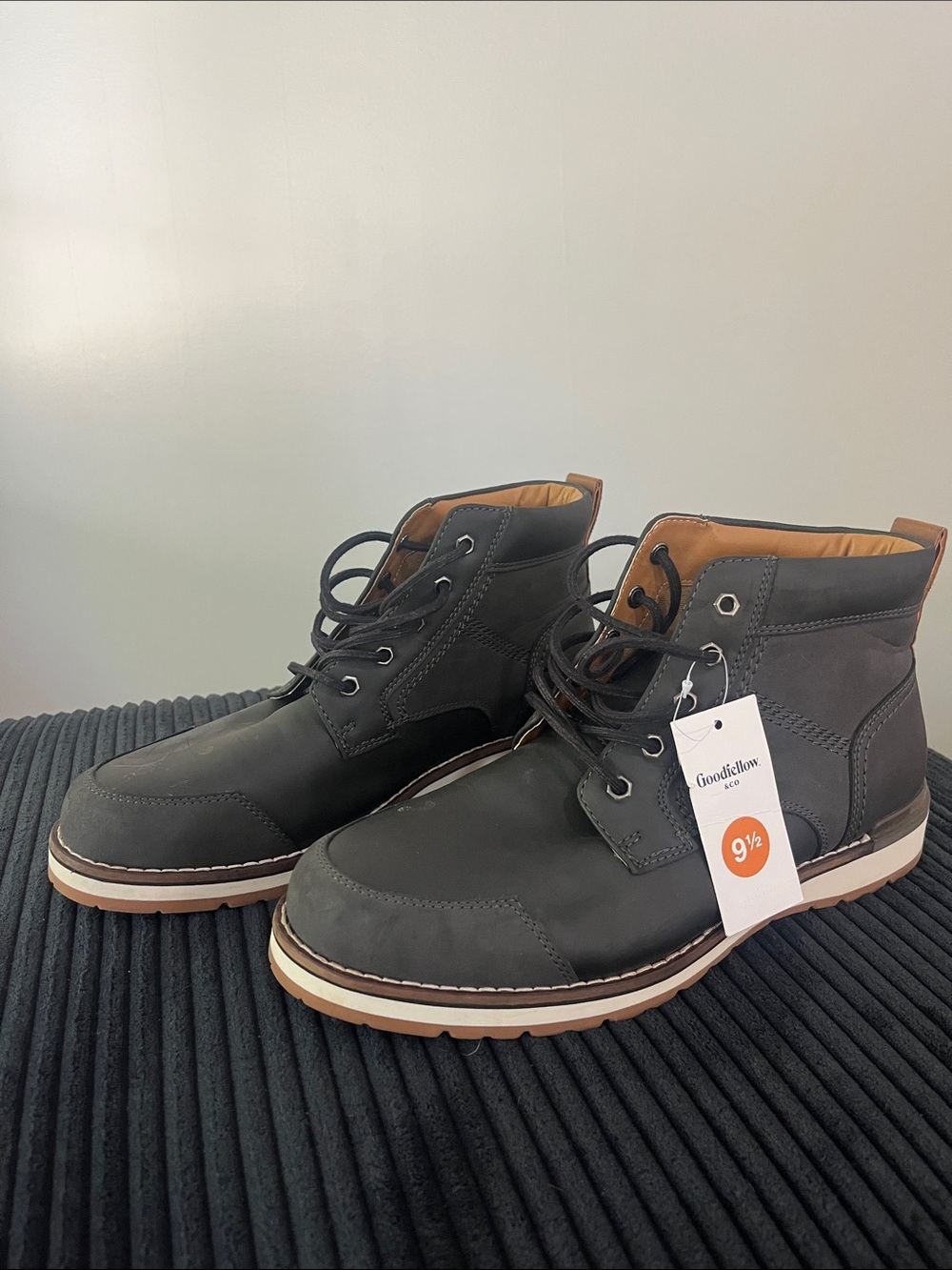 Goodfellow & Co Black and Tan Men’s Chukka Boots